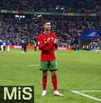 01.07.2024, Fussball UEFA EURO 2024, Achtelfinale, Portugal - Slowenien, in der Frankfurt Arena Frankfurt am Main, Schlussjubel nach dem Elfmeterschieen und dem Sieg der Portugiesen. Cristiano Ronaldo (Portugal) freut sich noch etwas verhalten 

