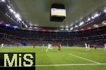 01.07.2024, Fussball UEFA EURO 2024, Achtelfinale, Portugal - Slowenien, in der Frankfurt Arena Frankfurt am Main, Unten die Spielszene, oben das eschlossene Dach und die Videoleinwand

