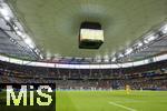 01.07.2024, Fussball UEFA EURO 2024, Achtelfinale, Portugal - Slowenien, in der Frankfurt Arena Frankfurt am Main, Spielszene unten und oben das geschlossene Dach und die Videoleinwand

