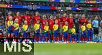 01.07.2024, Fussball UEFA EURO 2024, Achtelfinale, Portugal - Slowenien, in der Frankfurt Arena Frankfurt am Main, 
v.l. Bruno Fernandes (Portugal), Joao Cancelo (Portugal), po17, Joao Palhinha (Portugal), po10, Vitinha (Portugal), Nuno Mendes (Portugal), Ruben Dias (Portugal), Pepe (Portugal), Diogo Costa (Portugal) und Cristiano Ronaldo (Portugal) stehen in einer Reihe links aussen ein Rollstuhlfahr Einlaufkind