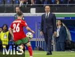 01.07.2024, Fussball UEFA EURO 2024, Achtelfinale, Portugal - Slowenien, in der Frankfurt Arena Frankfurt am Main, 
Trainer Roberto Martinez (Portugal) schreit Francisco Conceicao (Portugal) etwas zu
