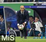 01.07.2024, Fussball UEFA EURO 2024, Achtelfinale, Portugal - Slowenien, in der Frankfurt Arena Frankfurt am Main, 
Trainer Roberto Martinez (Portugal) mit Ball.
