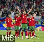 01.07.2024, Fussball UEFA EURO 2024, Achtelfinale, Portugal - Slowenien, in der Frankfurt Arena Frankfurt am Main, v.l. Bernardo Silva (Portugal), Bruno Fernandes (Portugal), Ruben Dias (Portugal) und Francisco Conceicao (Portugal) jubel

