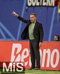 02.07.2024, Fussball UEFA EURO 2024, Achtelfinale, sterreich - Trkei, in der RB Arena Leipzig, Trainer Ralf Rangnick (sterreich) gibt Anweisungen.

