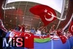 02.07.2024, Fussball UEFA EURO 2024, Achtelfinale, sterreich - Trkei, in der RB Arena Leipzig,  Fans Trkei, links ein Bildnis von Mustafa Kemal Atatrk. Ehemaliger Prsident Trkei

