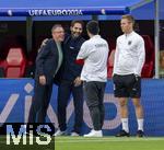 02.07.2024, Fussball UEFA EURO 2024, Achtelfinale, sterreich - Trkei, in der RB Arena Leipzig, Trainer Ralf Rangnick (sterreich) und Hamit Altintop (Trkei/Deutschland) lachen miteinander
