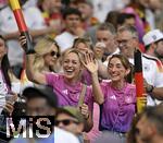 05.07.2024, Fussball UEFA EURO 2024, Viertelfinale, Spanien - Deutschland, in der Stuttgart-Arena. Lena Wurzenberger (Deutschland) die Freundin von Trainer Julian Nagelsmann (Deutschland) hat sichtlich Spass

