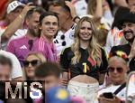 05.07.2024, Fussball UEFA EURO 2024, Viertelfinale, Spanien - Deutschland, in der Stuttgart-Arena. Anika Neuer (Deutschland) die Frau von Manuel Neuer (Deutschland) bauchfrei und happy

