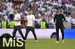 05.07.2024, Fussball UEFA EURO 2024, Viertelfinale, Spanien - Deutschland, in der Stuttgart-Arena. v.l. Co-Trainer Sandro Wagner (Deutschland), Benjamin Glck (Deutschland) und Trainer Julian Nagelsmann (Deutschland) 

