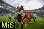 05.07.2024, Fussball UEFA EURO 2024, Viertelfinale, Spanien - Deutschland, in der Stuttgart-Arena. Jubel der Spanier nach dem Sieg, Torwart Simon Unai (Spanien) und Lamine Yamal (Spanien).