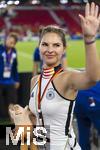 05.07.2024, Fussball UEFA EURO 2024, Viertelfinale, Spanien - Deutschland, in der Stuttgart-Arena. Lisa Fllkrug (Deutschland) die Frau von Niclas Fllkrug (Deutschland) geht nach dem Spiel enttuscht nach Hause und winkt noch den Fans 

