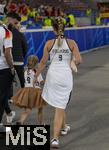 05.07.2024, Fussball UEFA EURO 2024, Viertelfinale, Spanien - Deutschland, in der Stuttgart-Arena. Lisa Fllkrug (Deutschland) die Frau von Niclas Fllkrug (Deutschland) geht nach dem Spiel enttuscht nach Hause.

