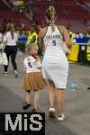 05.07.2024, Fussball UEFA EURO 2024, Viertelfinale, Spanien - Deutschland, in der Stuttgart-Arena. Lisa Fllkrug (Deutschland) die Frau von Niclas Fllkrug (Deutschland) geht nach dem Spiel enttuscht nach Hause.

