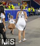 05.07.2024, Fussball UEFA EURO 2024, Viertelfinale, Spanien - Deutschland, in der Stuttgart-Arena. Lisa Fllkrug (Deutschland) die Frau von Niclas Fllkrug (Deutschland) geht nach dem Spiel enttuscht nach Hause.

