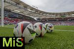 05.07.2024, Fussball UEFA EURO 2024, Viertelfinale, Spanien - Deutschland, in der Stuttgart-Arena.  Blle liegen schon am Spielfeldrand bereit zum Aufwrmen.

