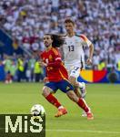 05.07.2024, Fussball UEFA EURO 2024, Viertelfinale, Spanien - Deutschland, in der Stuttgart-Arena. v.li: Marc Cucurella (Spanien) gegen Thomas Mller (Deutschland).

