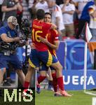 05.07.2024, Fussball UEFA EURO 2024, Viertelfinale, Spanien - Deutschland, in der Stuttgart-Arena. Torjubel der Spanier zum 2:1,  Mikel Merino (Spanien) umarmt von Rodri (Spanien), 

