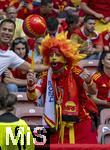 05.07.2024, Fussball UEFA EURO 2024, Viertelfinale, Spanien - Deutschland, in der Stuttgart-Arena.Ein spanischer Fan jongliert mit einem Ball 

