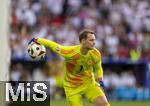 05.07.2024, Fussball UEFA EURO 2024, Viertelfinale, Spanien - Deutschland, in der Stuttgart-Arena. 
Torwart Manuel Neuer (Deutschland)  am Ball.