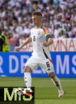 05.07.2024, Fussball UEFA EURO 2024, Viertelfinale, Spanien - Deutschland, in der Stuttgart-Arena. 

Josua Kimmich (Deutschland) am Ball.