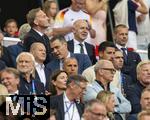 05.07.2024, Fussball UEFA EURO 2024, Viertelfinale, Spanien - Deutschland, in der Stuttgart-Arena. Ehrentribne mit Geschftsfhrer Hans-Joachim Watzke (Borussia Dortmund), DFB Prsident Bernd Neuendorf (Deutschland), Aleksander Ceferin (Prsident UEFA), Bundeskanzler Olaf Scholz (Deutschland), Premier-Minister Pedro Sanchez (Spanien), Philipp Lahm 

