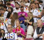 05.07.2024, Fussball UEFA EURO 2024, Viertelfinale, Spanien - Deutschland, in der Stuttgart-Arena. Anika Neuer (re, Deutschland) die Frau von Manuel Neuer (Deutschland). li: Aaliyah, Freundin von Florian Wirtz (Deutschland) 

