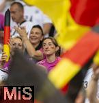 05.07.2024, Fussball UEFA EURO 2024, Viertelfinale, Spanien - Deutschland, in der Stuttgart-Arena. Gut gelaunte Lena Wurzenberger (Deutschland), Freundin von Trainer Julian Nagelsmann (Deutschland) 
 
