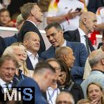 05.07.2024, Fussball UEFA EURO 2024, Viertelfinale, Spanien - Deutschland, in der Stuttgart-Arena. Ehrentribne mit Geschftsfhrer Hans-Joachim Watzke (Borussia Dortmund), DFB Prsident Bernd Neuendorf (Deutschland), Aleksander Ceferin (Prsident UEFA), Bundeskanzler Olaf Scholz (Deutschland), Premier-Minister Pedro Sanchez (Spanien), 

