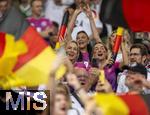 05.07.2024, Fussball UEFA EURO 2024, Viertelfinale, Spanien - Deutschland, in der Stuttgart-Arena. Gut gelaunte Lena Wurzenberger (Deutschland), Freundin von Trainer Julian Nagelsmann (Deutschland) 
 
