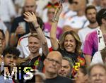 05.07.2024, Fussball UEFA EURO 2024, Viertelfinale, Spanien - Deutschland, in der Stuttgart-Arena. Charlotte (re), Frau von Torwart Oliver Baumann (Deutschland) auf der Tribne.

