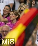 05.07.2024, Fussball UEFA EURO 2024, Viertelfinale, Spanien - Deutschland, in der Stuttgart-Arena. Gut gelaunte Lena Wurzenberger (Deutschland), Freundin von Trainer Julian Nagelsmann (Deutschland) 
 
