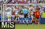 05.07.2024, Fussball UEFA EURO 2024, Viertelfinale, Spanien - Deutschland, in der Stuttgart-Arena. li: Niclas Fllkrug (Deutschland) trifft den Ball voll mit dem Kopf. re: Kai Havertz (Deutschland) 

