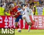 05.07.2024, Fussball UEFA EURO 2024, Viertelfinale, Spanien - Deutschland, in der Stuttgart-Arena. v.li: Rodri (Spanien) gegen Jamal Musiala (Deutschland) 

