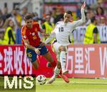 05.07.2024, Fussball UEFA EURO 2024, Viertelfinale, Spanien - Deutschland, in der Stuttgart-Arena. v.li: Rodri (Spanien) gegen Jamal Musiala (Deutschland) 

