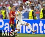 05.07.2024, Fussball UEFA EURO 2024, Viertelfinale, Spanien - Deutschland, in der Stuttgart-Arena. v.li: Dani Olmo (Spanien) gegen Josua Kimmich (Deutschland) 

