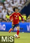 05.07.2024, Fussball UEFA EURO 2024, Viertelfinale, Spanien - Deutschland, in der Stuttgart-Arena. Marc Cucurella (Spanien) am Ball 

