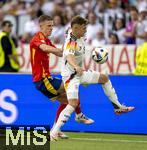 05.07.2024, Fussball UEFA EURO 2024, Viertelfinale, Spanien - Deutschland, in der Stuttgart-Arena. v.li: Dani Olmo (Spanien) gegen Josua Kimmich (Deutschland) 

