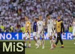 05.07.2024, Fussball UEFA EURO 2024, Viertelfinale, Spanien - Deutschland, in der Stuttgart-Arena. Frustrierter Abgang der Deutschen Spieler, Toni Kroos (Deutschland), Niclas Fllkrug (Deutschland) 

