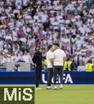 05.07.2024, Fussball UEFA EURO 2024, Viertelfinale, Spanien - Deutschland, in der Stuttgart-Arena. Frustrierter Abgang der Deutschen nach der Niederlage und dem Ausscheiden aus dem Turnier, Co-Trainer Sandro Wagner (Deutschland), Co-Trainer Benjamin Glck (Deutschland), Trainer Julian Nagelsmann (li, Deutschland), 

