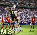 05.07.2024, Fussball UEFA EURO 2024, Viertelfinale, Spanien - Deutschland, in der Stuttgart-Arena. Torwart Simon Unai (Spanien) steigt hoch zum Ball, gegen Kai Havertz (Deutschland), Ilkay Gndogan (Deutschland), Antonio Rdiger (Deutschland) 
 
