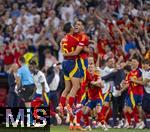 09.07.2024, Fussball UEFA EURO 2024, Halbfinale, Spanien - Frankreich, in der Mnchner-Fussball-Arena. Schlussjubel ber den Sieg bei Rodri (li, Spanien) und Mikel Merino (Spanien) 
