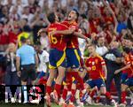 09.07.2024, Fussball UEFA EURO 2024, Halbfinale, Spanien - Frankreich, in der Mnchner-Fussball-Arena. Schlussjubel ber den Sieg bei Rodri (li, Spanien) und Mikel Merino (Spanien) 
