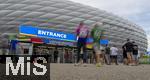 09.07.2024, Fussball UEFA EURO 2024, Halbfinale, Spanien - Frankreich, in der Mnchner-Fussball-Arena. Reger Andrang auf der Esplanade am Eingangsbereich. 
 