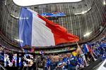 09.07.2024, Fussball UEFA EURO 2024, Halbfinale, Spanien - Frankreich, in der Mnchner-Fussball-Arena. Fahnenschwenker bei den Franzsischen Fans.
