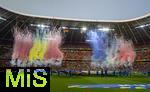 09.07.2024, Fussball UEFA EURO 2024, Halbfinale, Spanien - Frankreich, in der Mnchner-Fussball-Arena. Erffnungszeremonie des Spieles mit Pyrotechnik in den Landesfarben der beiden teilnehmenden Lnder
