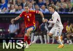 09.07.2024, Fussball UEFA EURO 2024, Halbfinale, Spanien - Frankreich, in der Mnchner-Fussball-Arena. v.li: Fabian Ruiz (Spanien) gegen Antoine Griezmann (Frankreich) 
