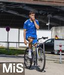 11.07.2024, Fussball 2. Bundesliga 2024/2025, 1.FC Magdeburg im Sommertrainingslager in Bad Wrishofen im Unterallgu,  Die Mannschaft kommt mit Fahrrdern am Trainingsplatz an, Tobias Mller (Magdeburg).