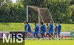 11.07.2024, Fussball 2. Bundesliga 2024/2025, 1.FC Magdeburg im Sommertrainingslager in Bad Wrishofen im Unterallgu, Training im Stadion am unteren Hart. Schweres zu tragen hat die Mannschaft mit dem mobilen Fussballtor.