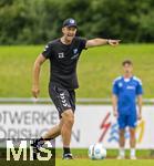 11.07.2024, Fussball 2. Bundesliga 2024/2025, 1.FC Magdeburg im Sommertrainingslager in Bad Wrishofen im Unterallgu, Training im Stadion am unteren Hart. Co-Trainer Andreas Schumacher (Magdeburg) gibt Anweisungen.