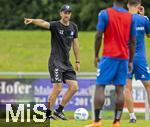 11.07.2024, Fussball 2. Bundesliga 2024/2025, 1.FC Magdeburg im Sommertrainingslager in Bad Wrishofen im Unterallgu, Training im Stadion am unteren Hart. Co-Trainer Andreas Schumacher (Magdeburg) gibt Anweisungen.